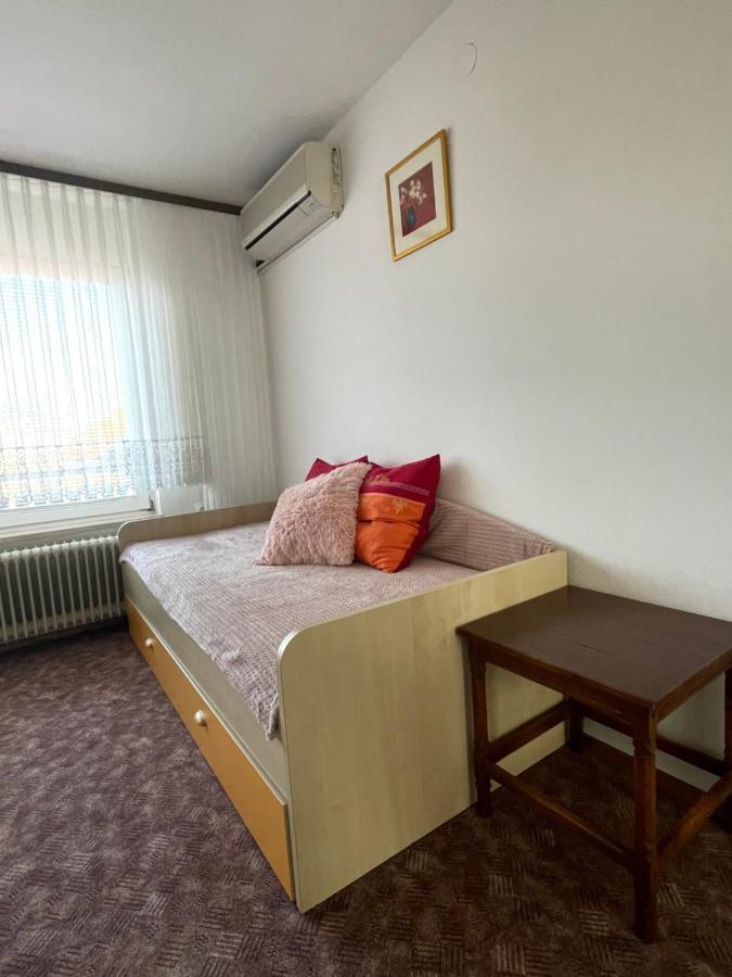 Apartmaji Mojca Guest House Križe Eksteriør bilde